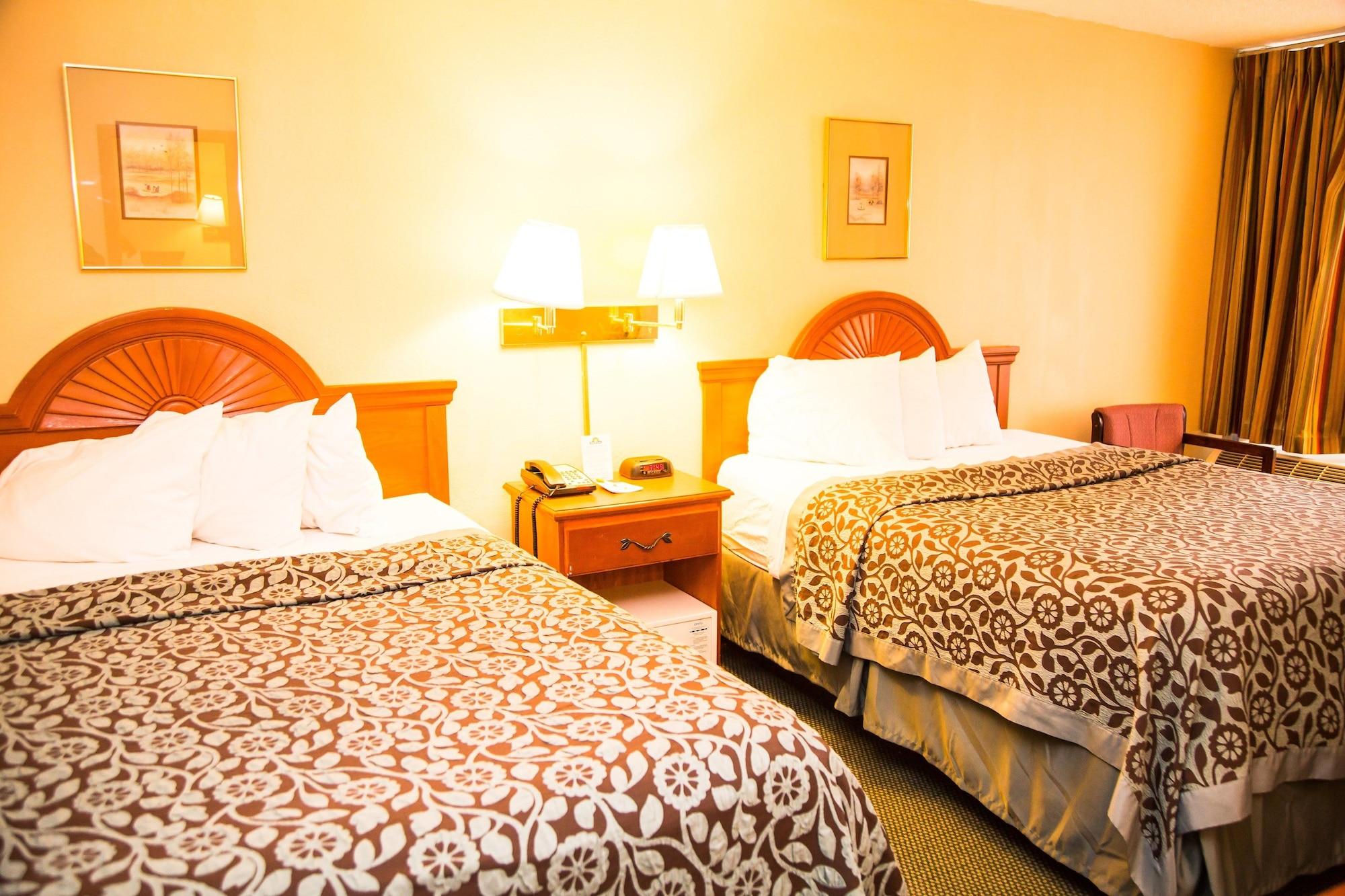 Days Inn By Wyndham Alexandria South Экстерьер фото