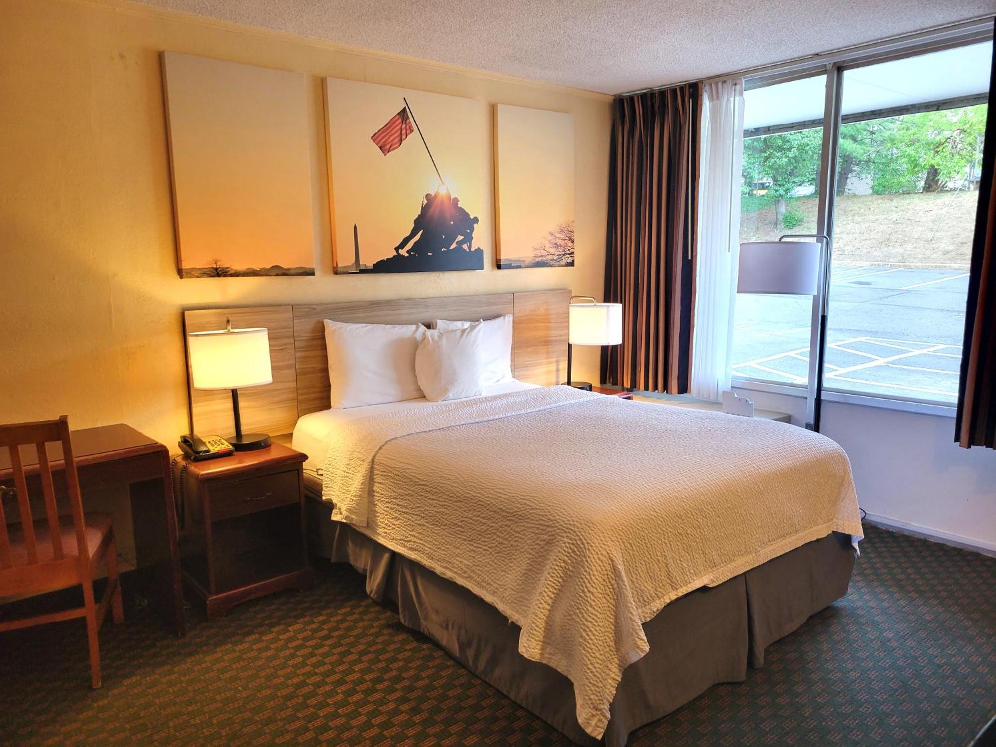 Days Inn By Wyndham Alexandria South Экстерьер фото