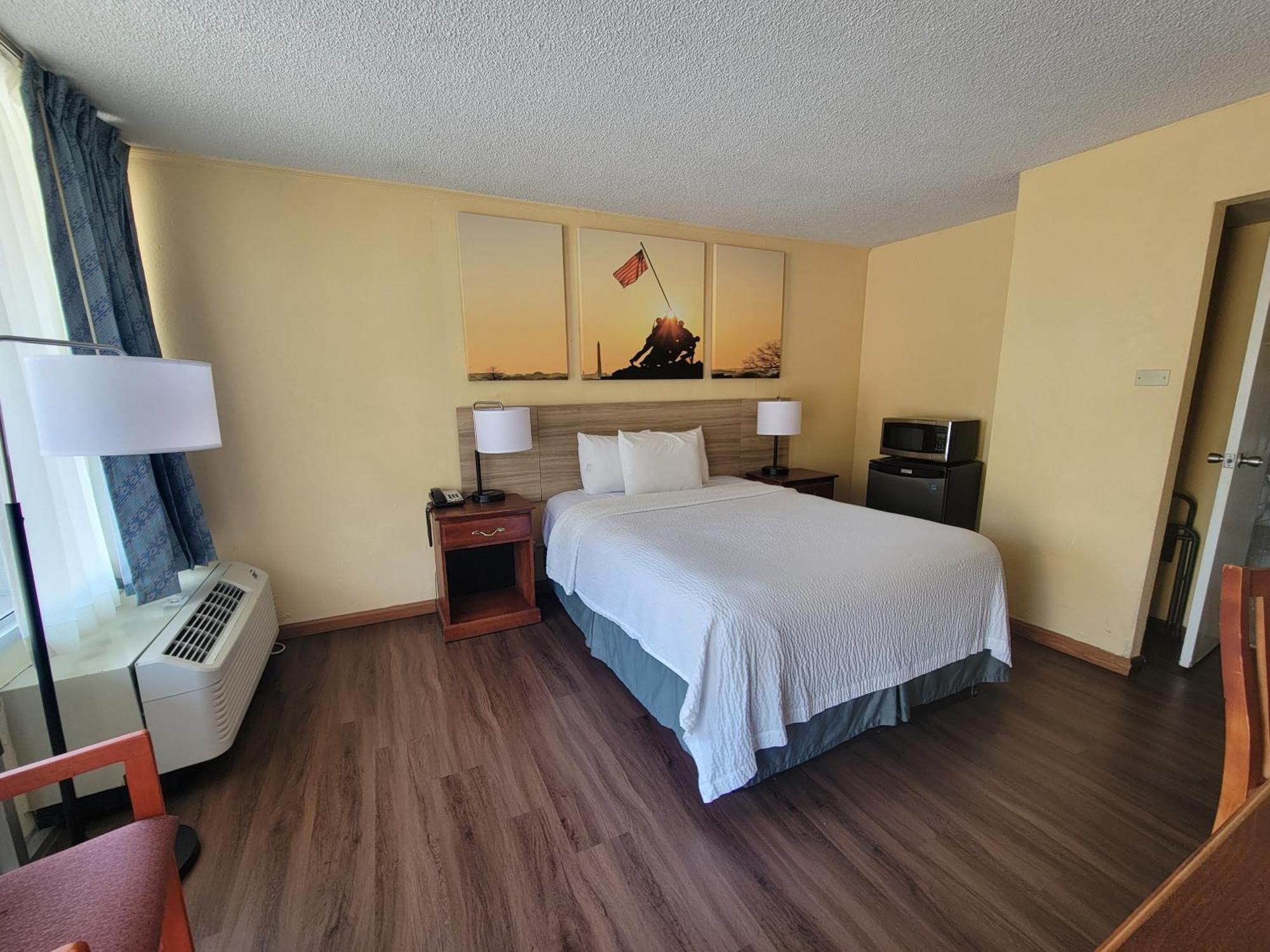 Days Inn By Wyndham Alexandria South Экстерьер фото