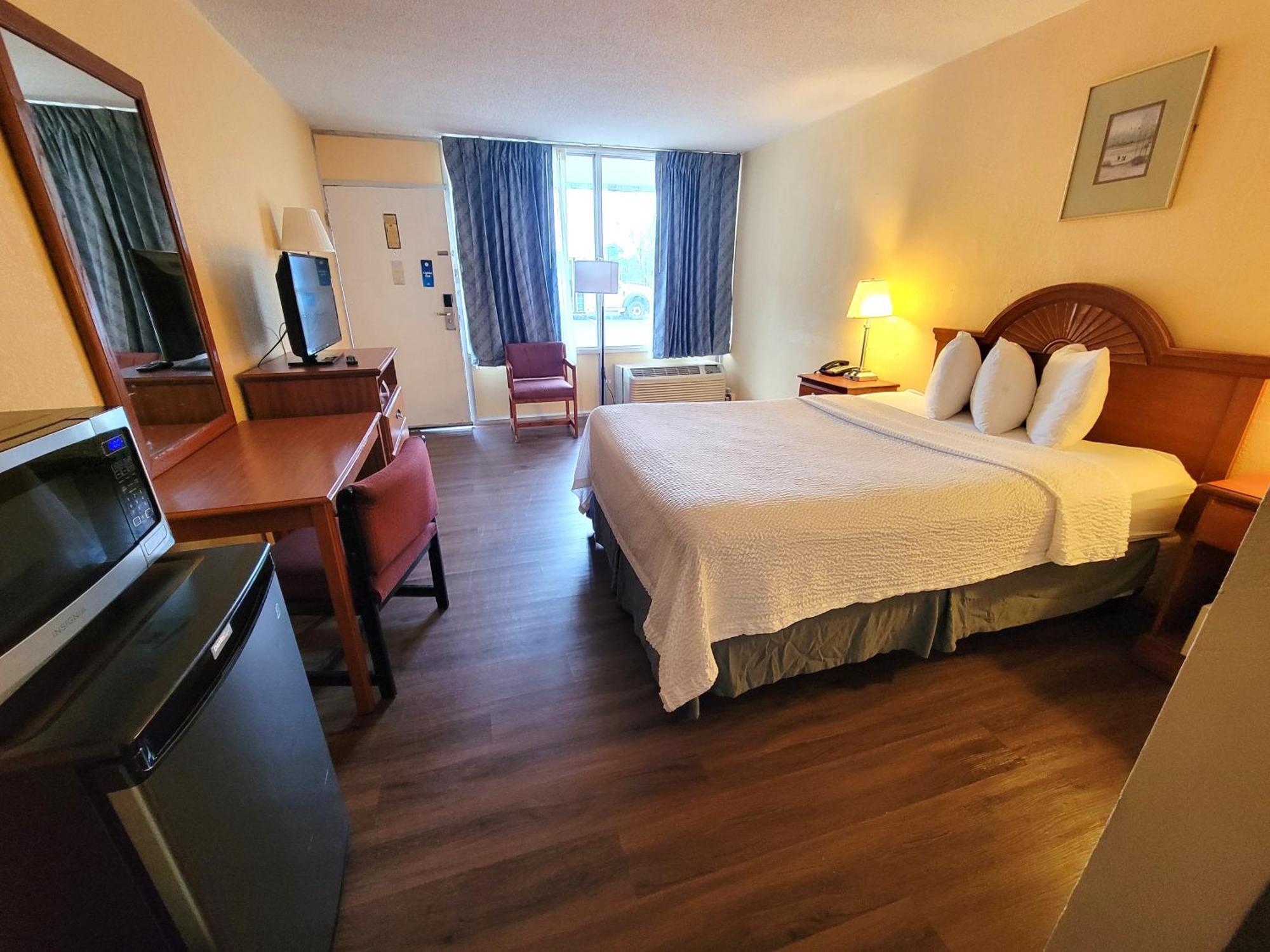 Days Inn By Wyndham Alexandria South Экстерьер фото