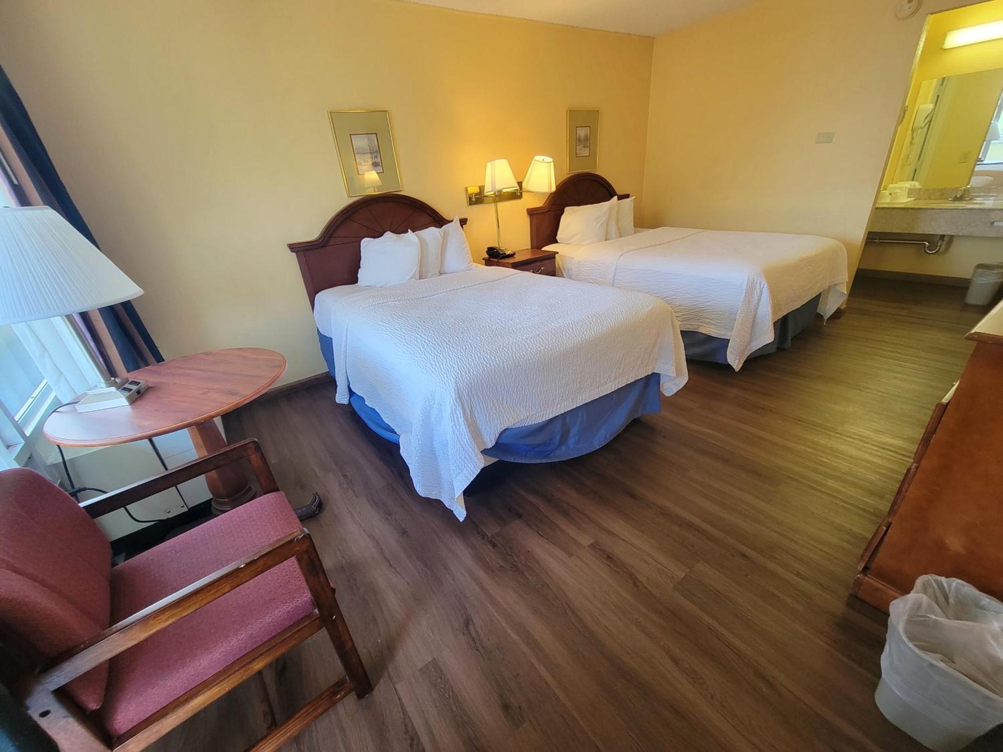 Days Inn By Wyndham Alexandria South Экстерьер фото