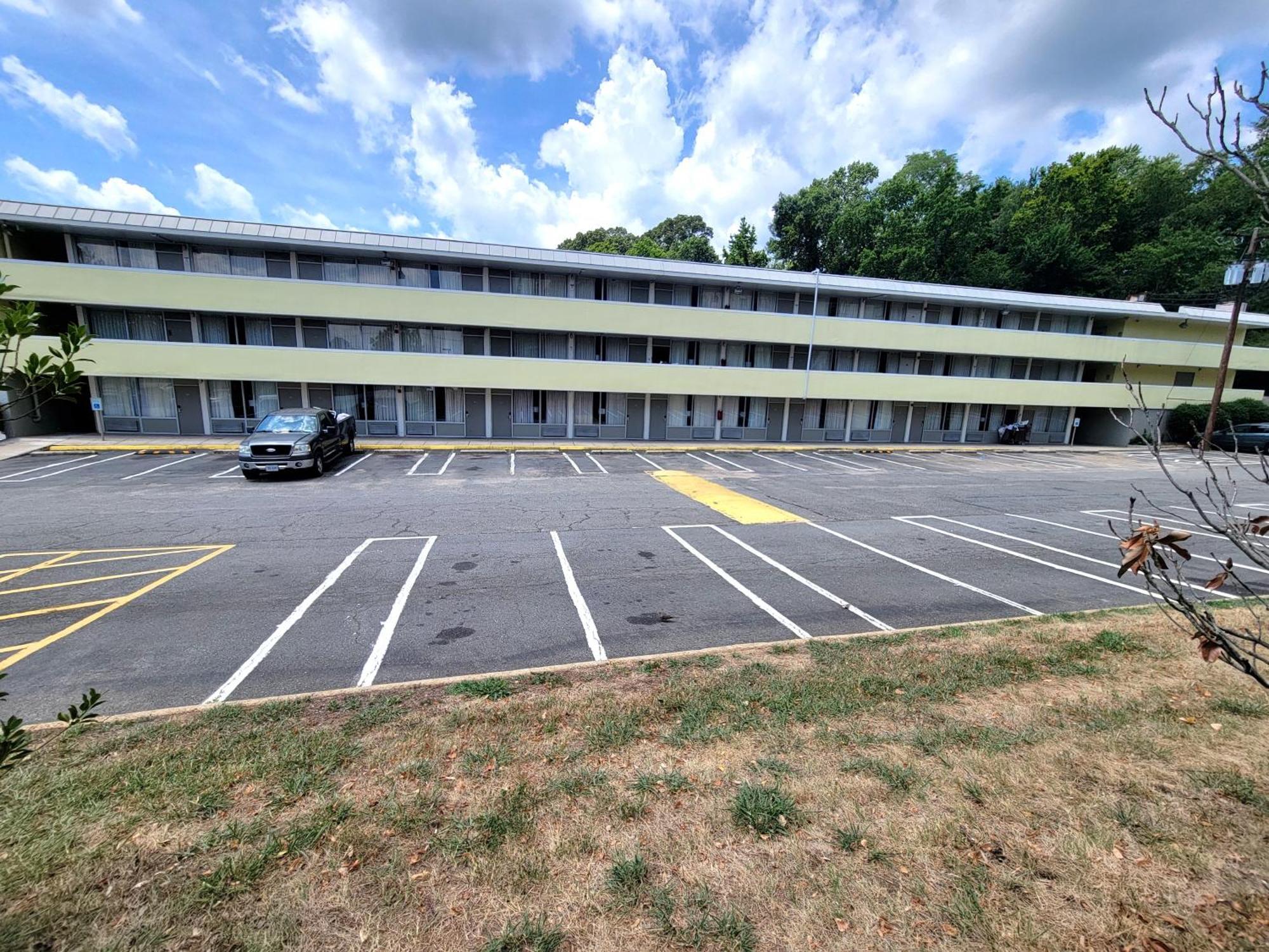Days Inn By Wyndham Alexandria South Экстерьер фото