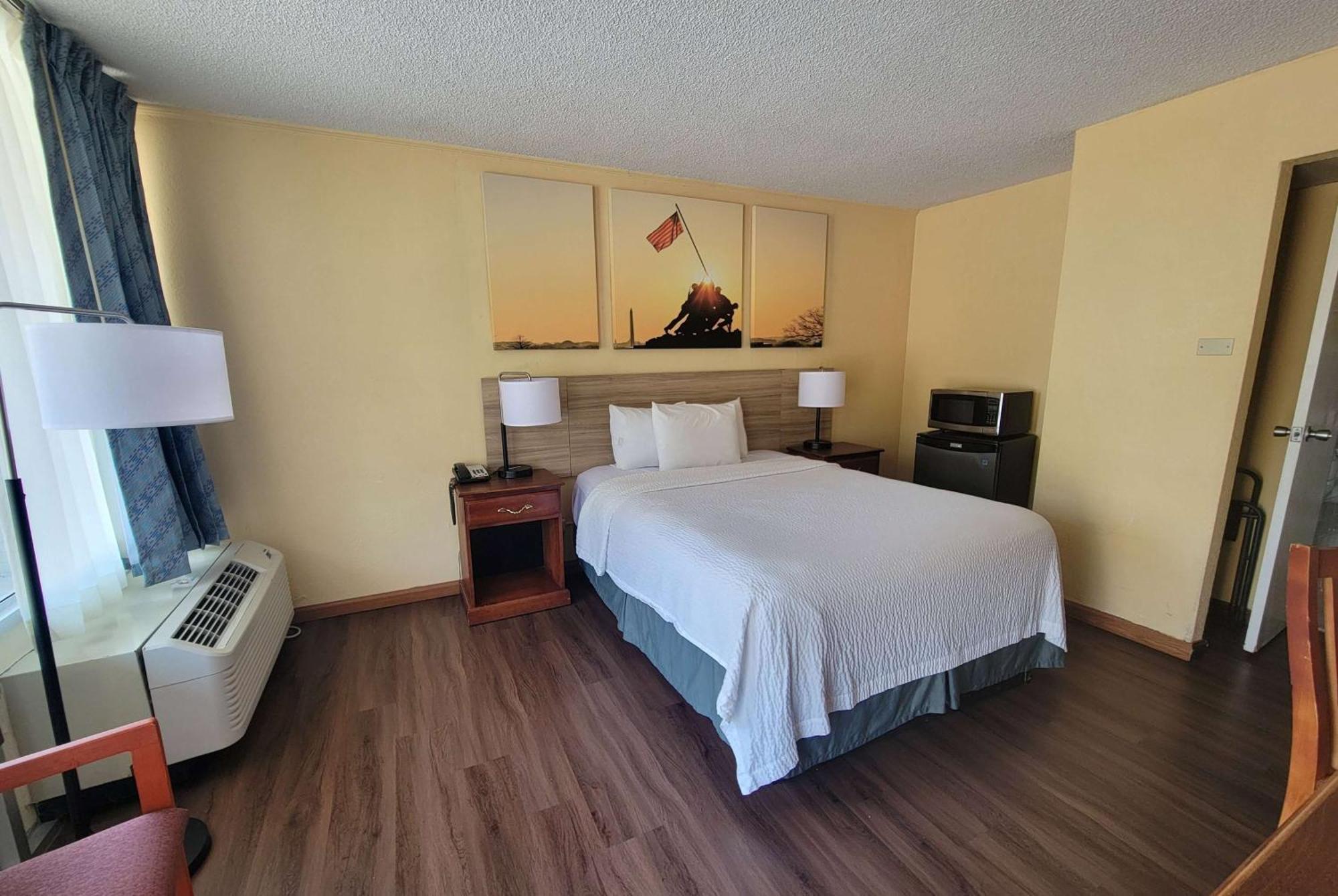 Days Inn By Wyndham Alexandria South Экстерьер фото
