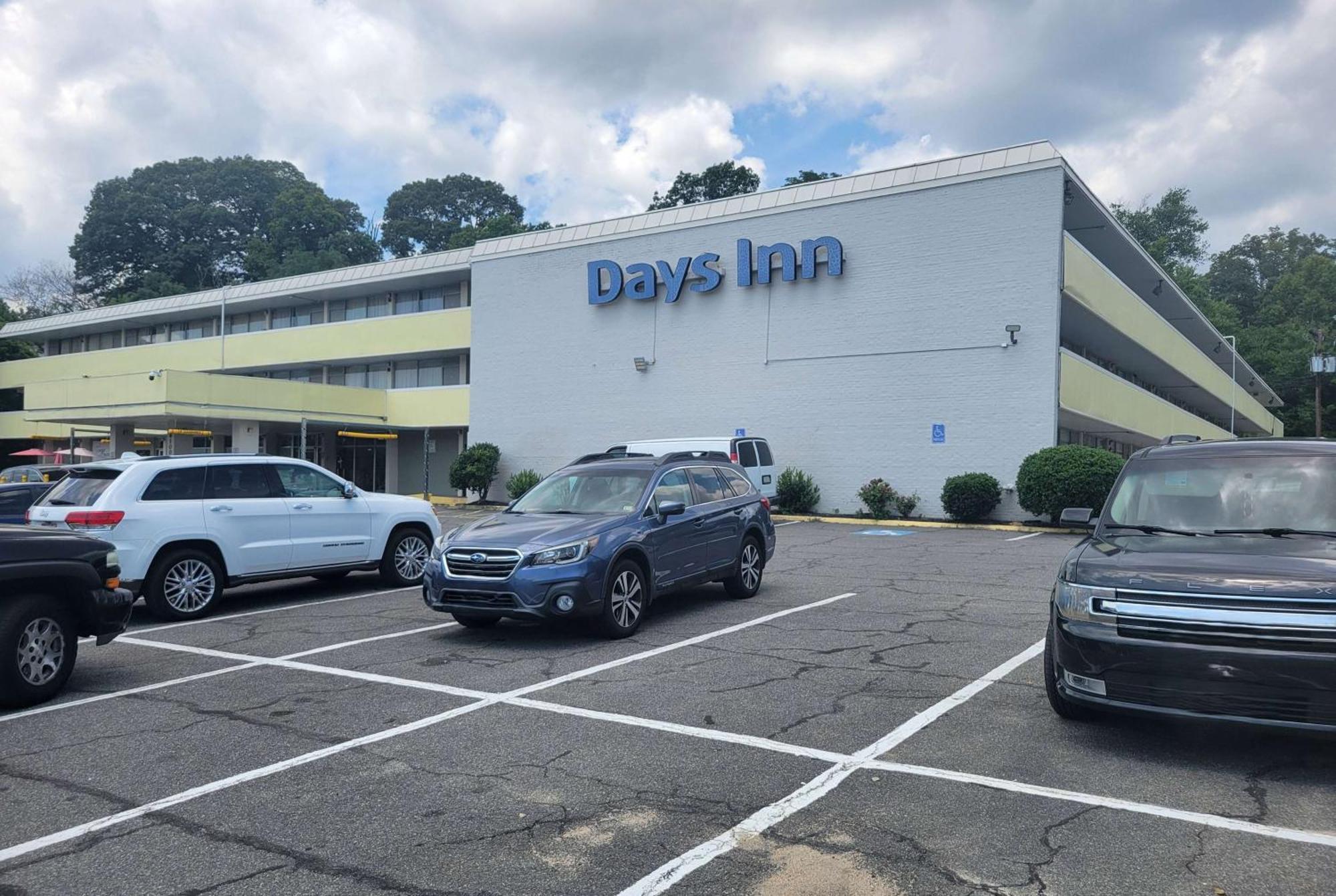 Days Inn By Wyndham Alexandria South Экстерьер фото